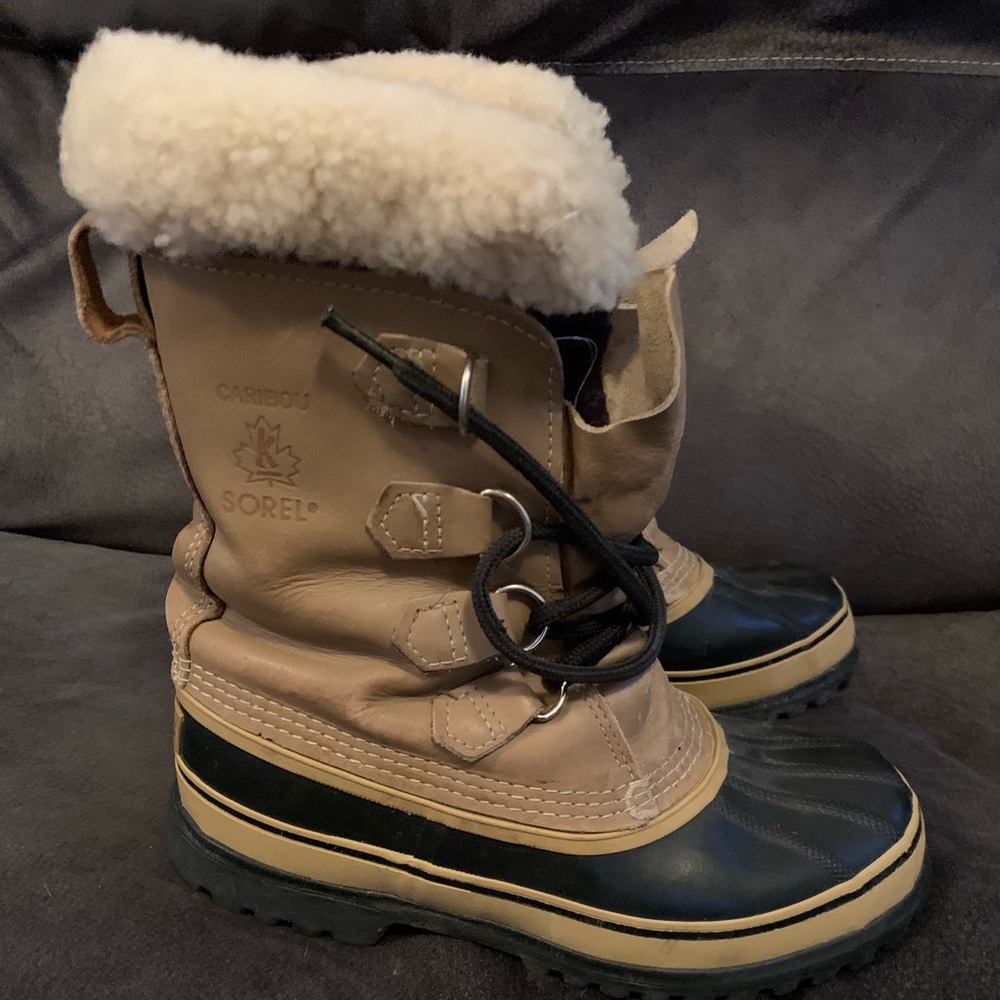 Sorel carabou snow boots size 8 perfect condition